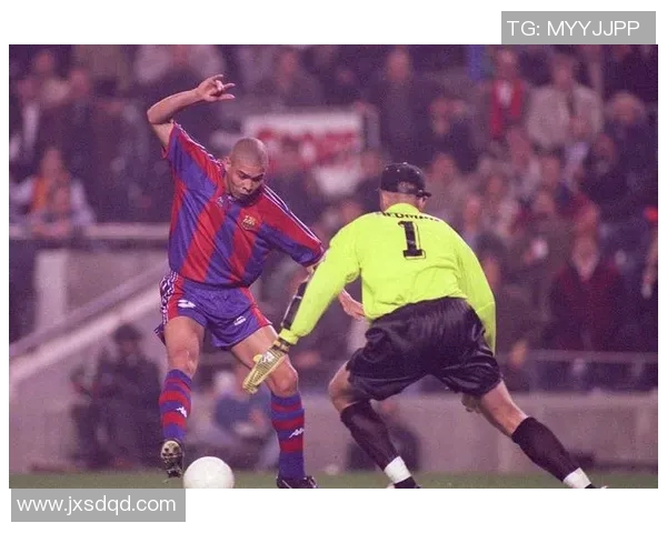 罗纳尔多的传奇转会之路从葡萄牙到英国再到西班牙与意大利的辉煌历程