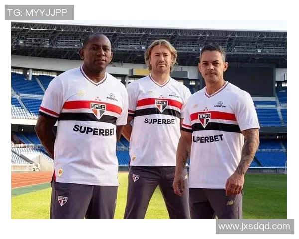 11号球衣足球明星传奇集结展现他们的辉煌与激情