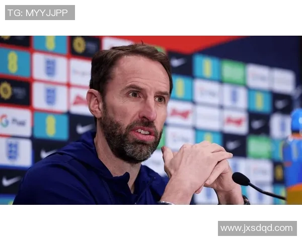 足球明星大白牙高清图片展示与背后的故事揭秘