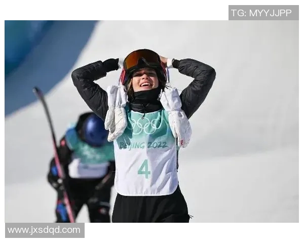 谷爱凌与足球明星的跨界合作引发热议共同推动体育文化新风潮